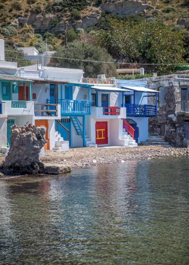 Blue Traditional Boathouse In Klima Klima (Milos) Exterior foto