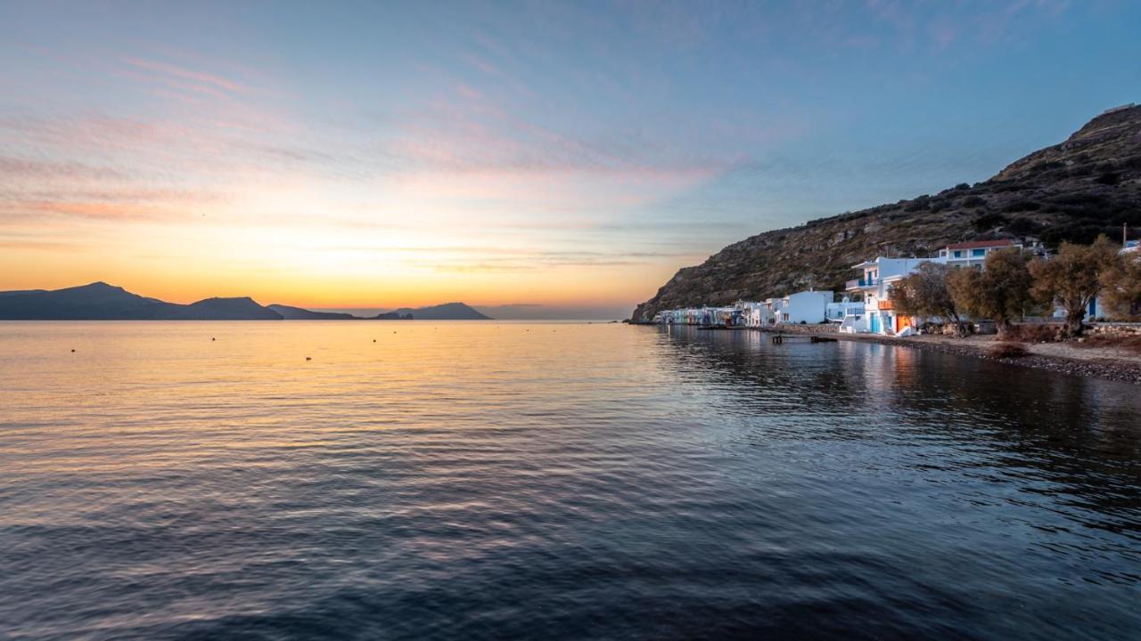Blue Traditional Boathouse In Klima Klima (Milos) Exterior foto