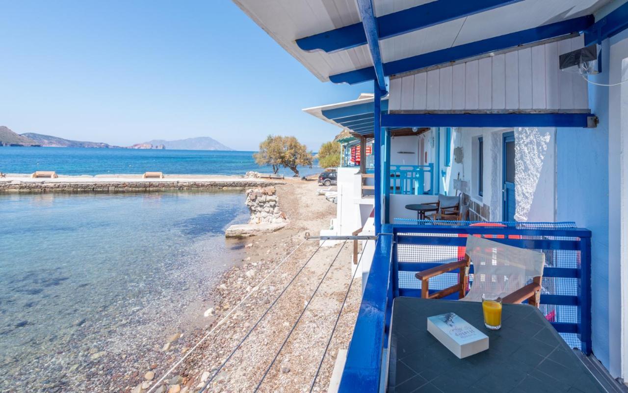 Blue Traditional Boathouse In Klima Klima (Milos) Exterior foto