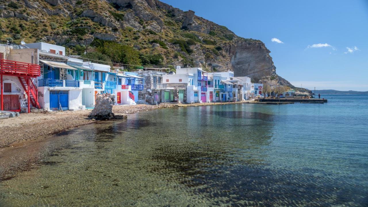 Blue Traditional Boathouse In Klima Klima (Milos) Exterior foto